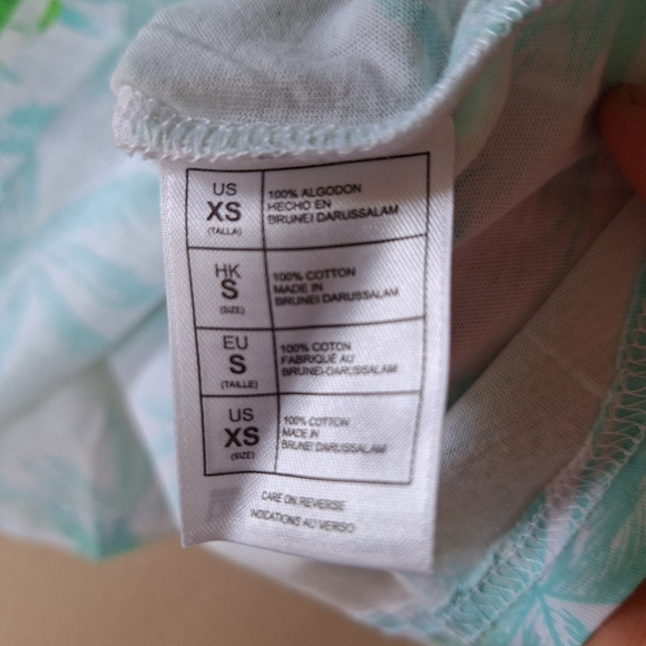 NWT Disney Parks Hong Kong Hawaiian Mickey Shirt. Womens size XS - Picture 5 of 6